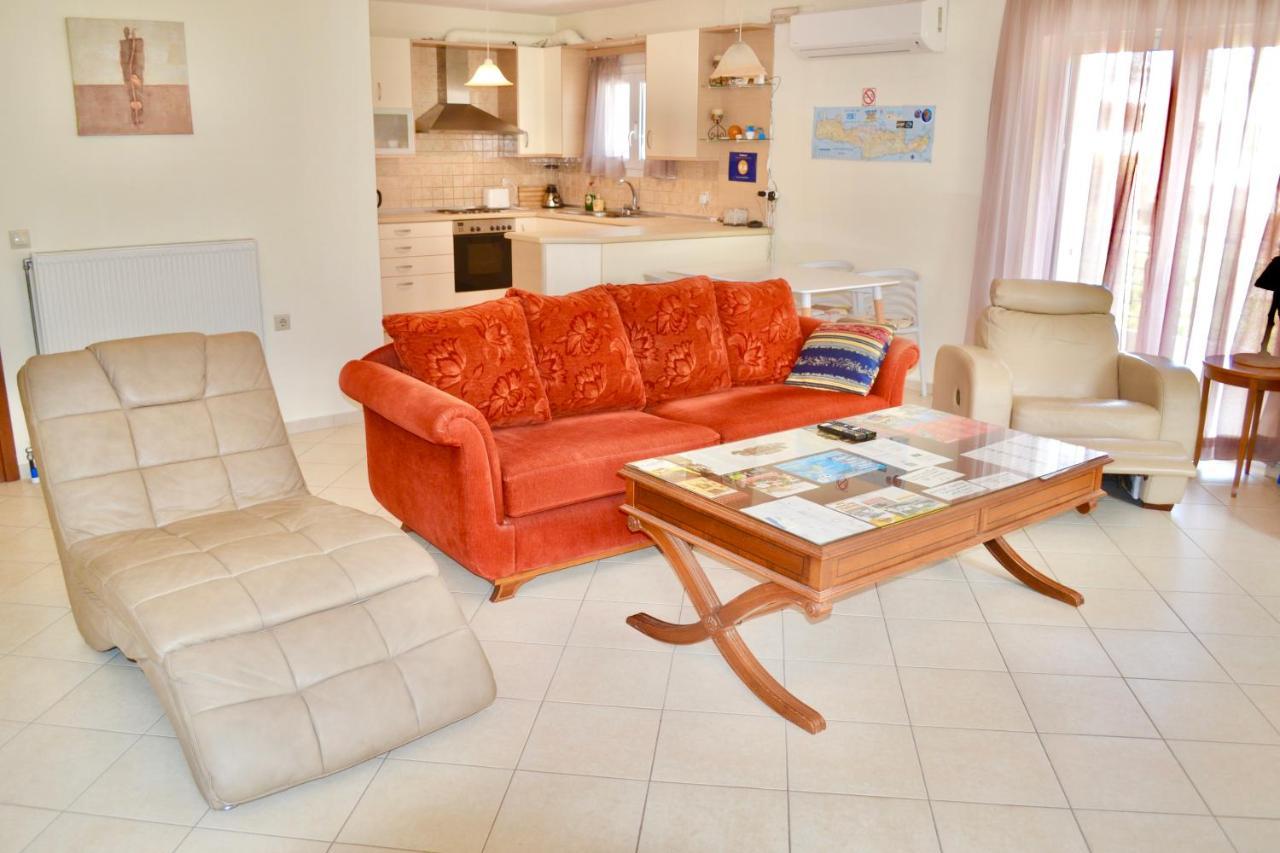 Giorgos Large Size Apartments -Family Friendly With Free Parking And Yard Views Heraclión Exterior foto