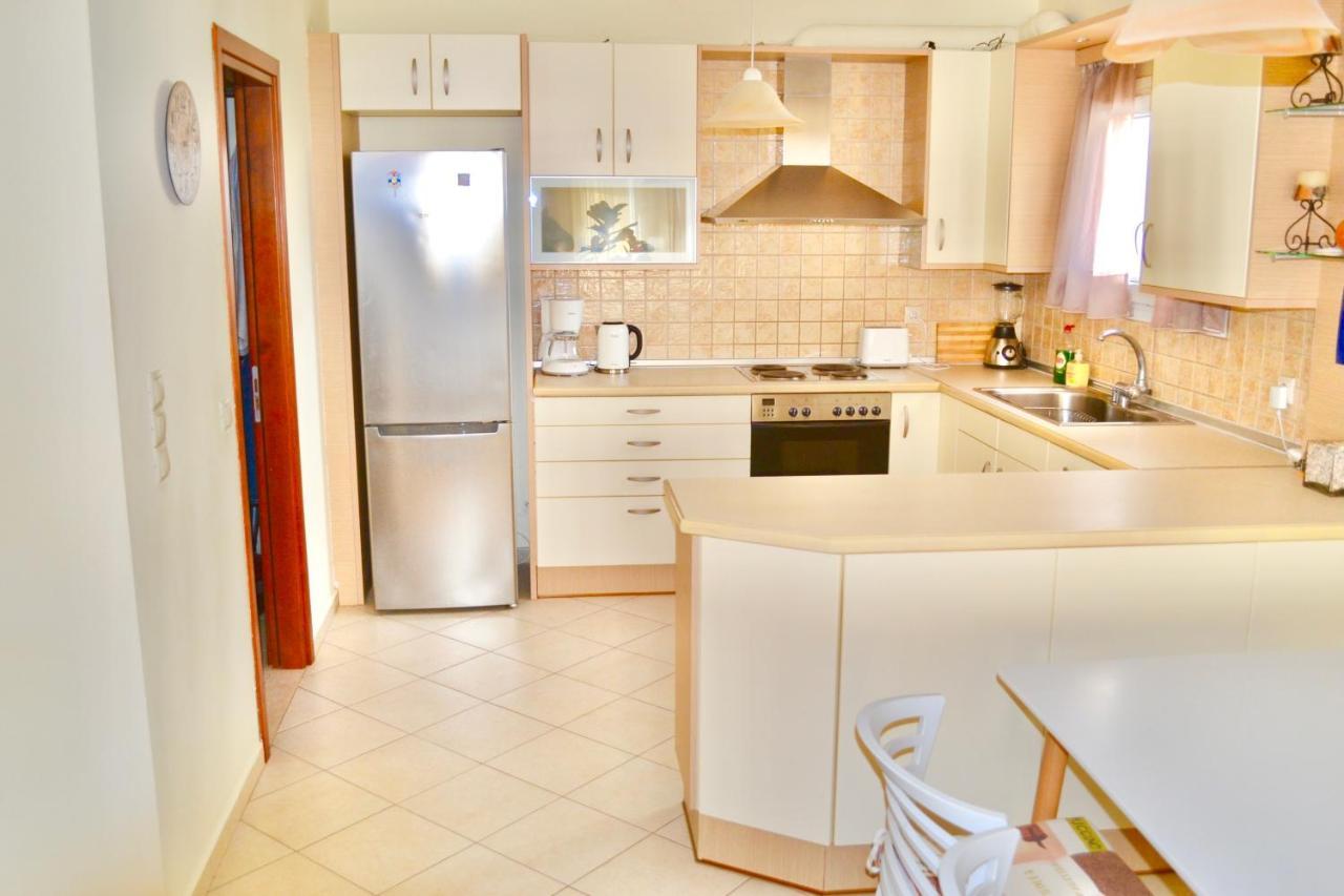 Giorgos Large Size Apartments -Family Friendly With Free Parking And Yard Views Heraclión Exterior foto